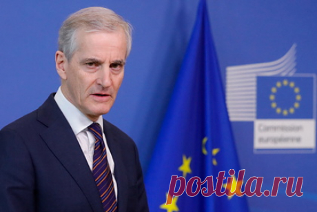 Нефтяной фонд Норвегии заморозит инвестиции в России. Премьер-министр Норвегии Йонас Гар Стере в ходе пресс-конференции в воскресенье, 27 февраля, объявил, что инвестиции в России государственного пенсионного фонда Норвегии, также известного как нефтяной фонд, будут заморожены. Власти пояснили, что целью Осло является «полностью вывести нефтяной фонд с российского рынка».