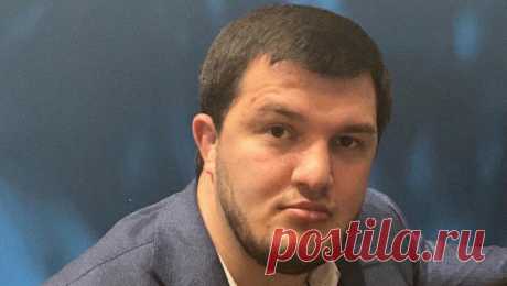 В Дагестане чиновник лишился кисти из-за взрыва гранаты. Замглавы администрации городского округа города Буйнакск Гамзат Османов потерял кисть левой руки при взрыве светошумовой гранаты в Дагестане, передает Telegram-канал Shot. По данным канала, во время взрыва 30-летний Османов находился на ...