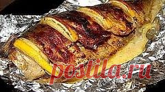 Запекаем РЫБУ - 6 рецептов!
1. Обалденная вкусная запеканка картофельная с рыбкой
Получается изумительная хрустящая сырная корочка! И рыбка, и картошка в сливках со специями приобретают нежный пикантный вкус! Быстро, легко и вкусно! Рецепт для уютного семейного ужина, все будут довольны и сыты.
Ингредиенты:
- 5-6 картофеля
- 500 г рыбы
- 2 помидора
- 1 большая луковица
- сыр
- зелень
- сливки
Приготовление:
Многие соблюдают пост, поэтому сливки можно заменить рыбным бульон...