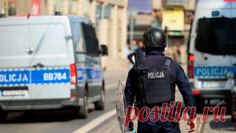 В Польше третий раз за два дня упал метеорологический зонд. Метеорологический зонд упал на территории Варминьско-Мазурского воеводства, расположенного на северо-востоке Польши. Об этом сообщила местная радиостанция RMF FM. Журналисты уточнили, что инцидент произошел в местности Кервик. По данным ...
