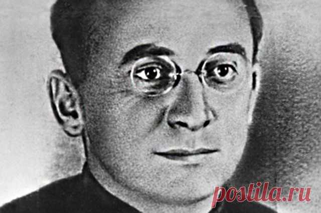 Казнь в бункере. Лаврентий Берия разделил судьбу своих жертв 23 декабря 1953 года по приговору Верховного суда СССР был расстрелян один из ближайших сталинских сподвижников Лаврентий Берия.
