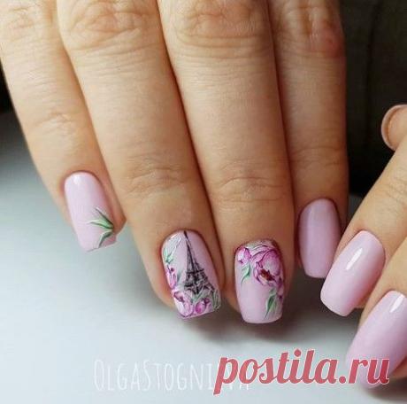 Розовый маникюр