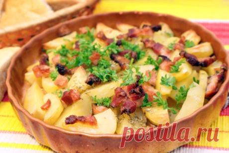 Картофель с копченой грудинкой