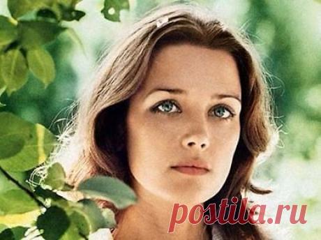 &quot;Для меня красота стала как наказание. Говорят: очень красива! А подразумевают, что и нет-то в ней ничего другого. А вы попробуйте на сцене быть красивой!&quot;.