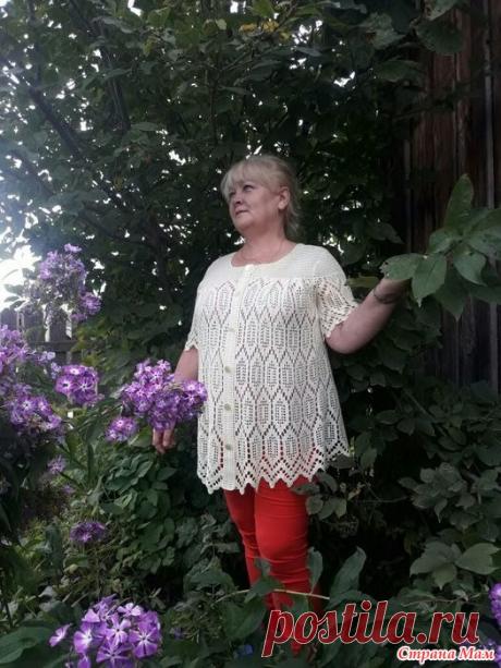 Почти одинаковые туники /филейное вязание/ Две туники филейным вязанием  Вторая изменена незначительно: добавлена ширина складки на спине и кокетка более плотная. И пока без пуговиц