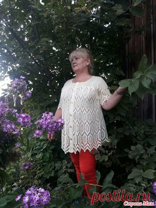 Почти одинаковые туники /филейное вязание/ Две туники филейным вязанием  Вторая изменена незначительно: добавлена ширина складки на спине и кокетка более плотная. И пока без пуговиц