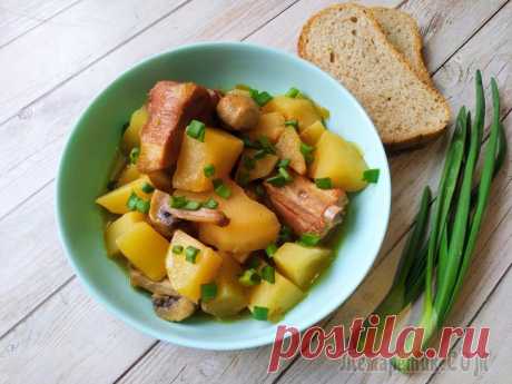 Горячее блюдо для вкусного семейного обеда (ужина), по-домашнему просто! Сегодня предлагаю вам рецепт по-домашнему простого горячего блюда из картофеля, грибов и мяса (у меня ребрышки). Такой вариант подойдет для семейного обеда или ужина. Все готовится без особых усилий, ...