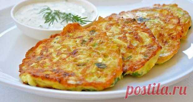 Кабачковые оладьи с сыром и морковью: здоровое питание в вашем меню - Вкусные рецепты - медиаплатформа МирТесен На фоне активно набирающей популярность тенденции на здоровое питание на обеденном столе современного человека начали появляться различные овощи и зелень. Количество «правильных» рецептов возросло в разы, теперь у многих день начинается с выбора чего-то новенького, но обязательно полезного для