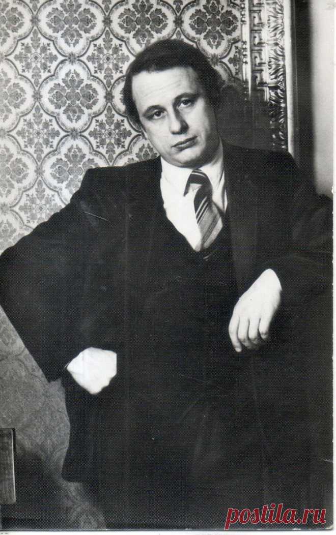 Андрей Толубеев, 30 марта, 1945
 • 7 апреля 2008