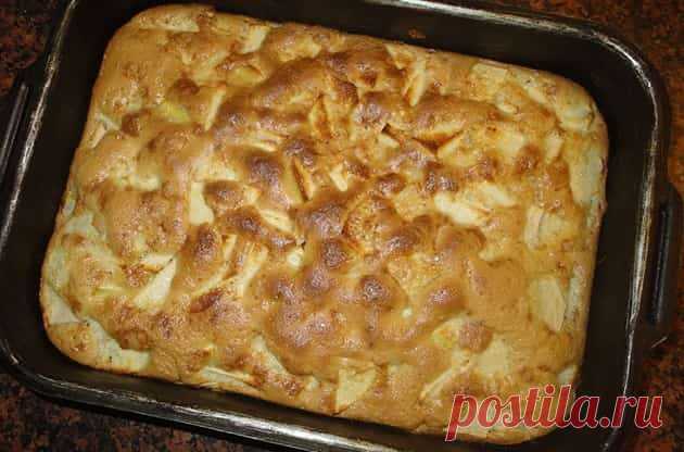 Пирог с яблоками – рецепт на быструю руку на кефире и дрожжах в духовке