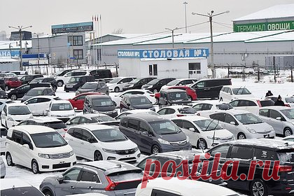 Россиянам назвали способы сторговаться при покупке авто с рук. Первое, что необходимо запомнить в процессе приобретения автомобиля с пробегом у физического лица — никакие переговоры о стоимости авто и его состоянии не стоит вести по телефону, сказал технический директор автомобильного маркетплейса FRESH Максим Рязанов. Он также назвал способы сторговаться при покупке машины с рук.