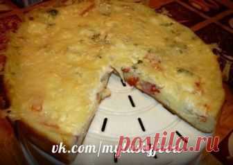 Быстрая пицца в мультиварке.

Ингредиенты:

Яйцо куриное - 2 штуки
Майонез Провансаль - 4 столовые ложки
Сметана - 4 столовые ложки
Мука - 9 столовых ложек
Сыр Российский - 100 граммов
Колбаса вареная докторская - по вкусу
Белые свежие грибы - по вкусу

Приготовление:

Если вам срочно нужно что-то приготовить к приходу гостей – то эта быстрая пицца в мультиварке станет вашим спасением. Для приготовления не требуется никаких особенных продуктов, а начинку можно сделать из т...