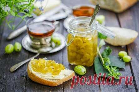 “Королевское” варенье из крыжовника с вишневыми листьями