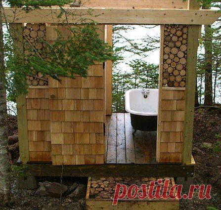 Простая роскошь: 10 идей по оборудованию потрясающего летнего душа