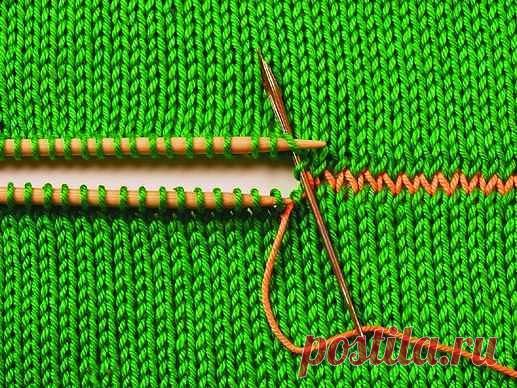 Варианты выполнения швов в вязании 

Горизонтальный шов с открытыми петлями

Данный способ используется при сшивании частей изделия с открытыми петлями. В изделии он также будет незаметным. Иголкой подцепите спущенную петлю, затем введите иголку в следующую петлю и протяните нить, после чего сбросьте петлю со спицы. На нижней части сшиваемого полотна иголкой подденьте спущенную петлю, затем в направлении снизу вверх подденьте следующую петлю со спицы и подтяните нить, посл...