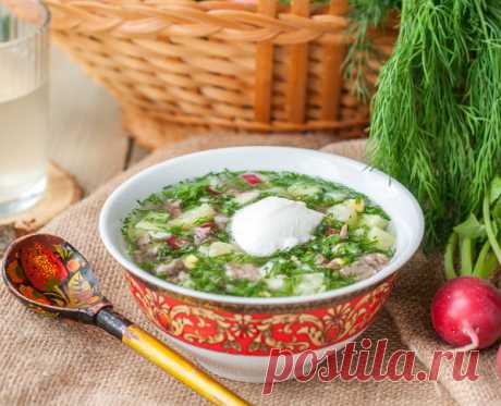 Окрошка с говядиной на квасе
Классический рецепт вкуснейшей окрошки с кусочками вареной говядины, вареной картошкой, свежим огурцом, редисом, вареными яйцами, зеленью на квасе.