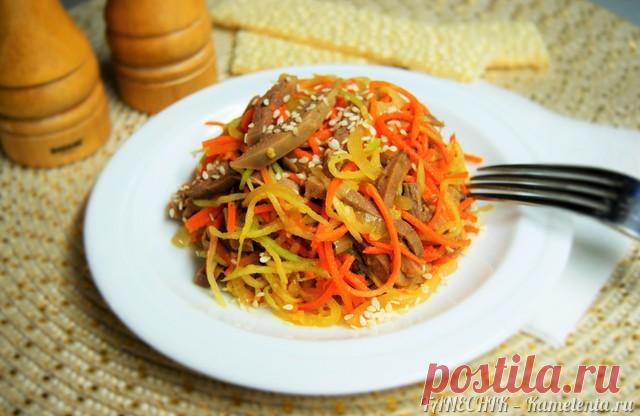 Салат с языком и маргеланской редькой Яркий, сочный, питательный, конечно же, вкусный салат.