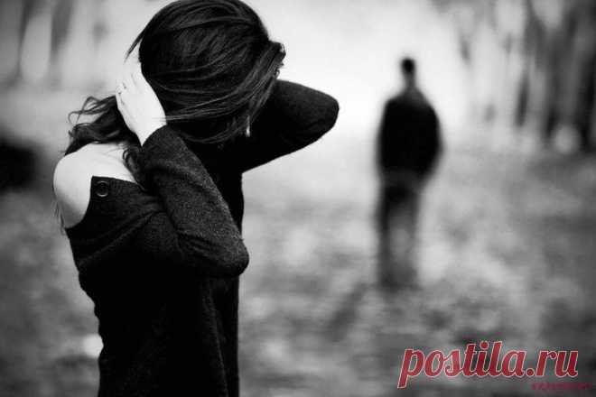 КАК РАСПОЗНАТЬ ТОГО, КТО ВАМИ ПОДПИТЫВАЕТСЯ. САМЫЙ ДЕЙСТВЕННЫЙ СПОСОБ
В жизни каждого из нас бывают моменты, когда общение с определённым человеком начинает вызывать дискомфорт, напряжение или даже отторжение. Возможно, вы замечали, что после разговора с кем-то чувствуете усталость, раздражение или внутреннюю опустошённость. Это может быть признаком того, что вы столкнулись с так называемым психологическим вампиризмом.
Психологические вампиры — это люди, которые питаются в...