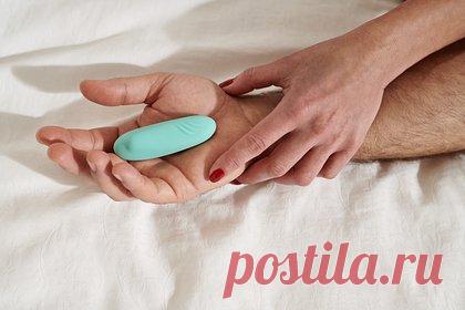 Сексолог предупредил об ударе током при использовании секс-игрушек. Чтобы секс-игрушки были безвредными, нужно соблюдать правила их использования, рассказал врач-сексолог, психотерапевт Олег Гулько. По его словам, неправильное использование секс-игрушек приводит к травматизации. Особенно осторожным стоит быть с электрическими гаджетами, работающими от сети.