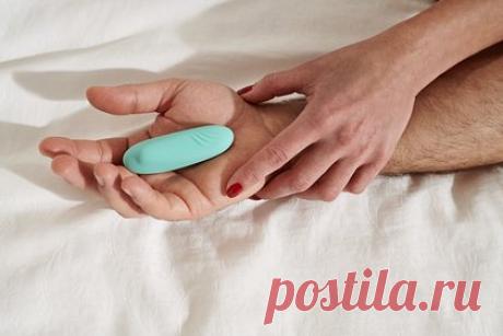 Сексолог предупредил об ударе током при использовании секс-игрушек. Чтобы секс-игрушки были безвредными, нужно соблюдать правила их использования, рассказал врач-сексолог, психотерапевт Олег Гулько. По его словам, неправильное использование секс-игрушек приводит к травматизации. Особенно осторожным стоит быть с электрическими гаджетами, работающими от сети.