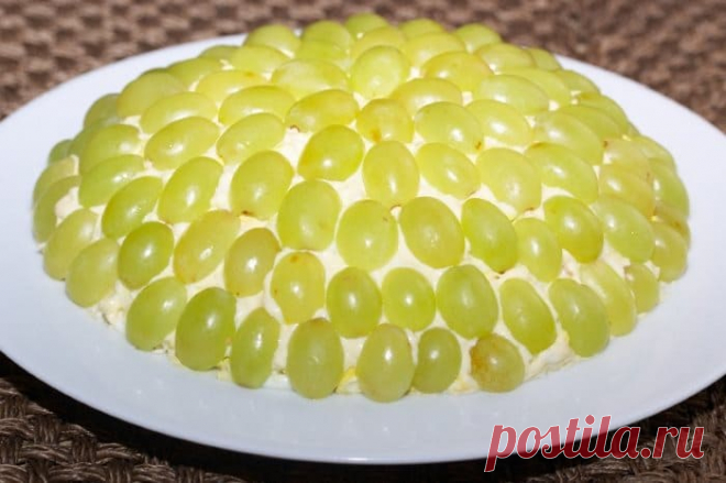Салаты на Новый год 2020: рецепты, простые и вкусные, какие можно приготовить, легкие, без майонеза, фруктовые, овощные, мясные, с рыбой, морепродуктами, видео