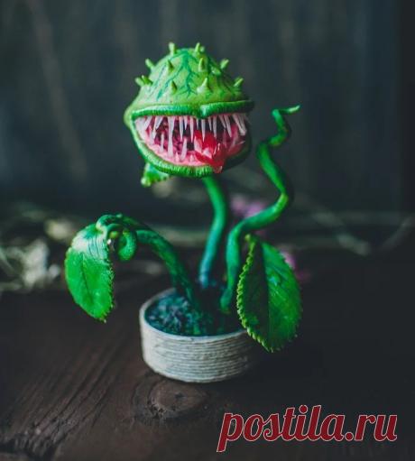 Мухоловка-зубастик из полимерной глины