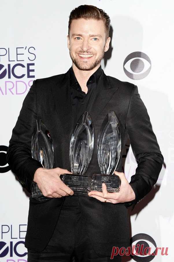 Самые стильные знаменитости и триумфаторы церемонии People's Choice Awards 2014