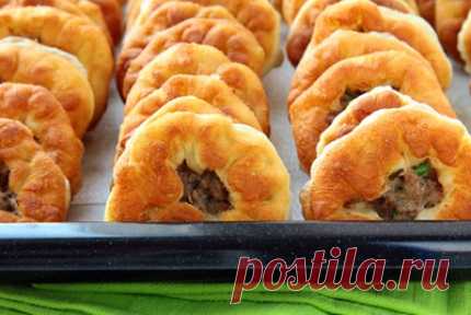 Тесто для беляшей Готовим тесто для беляшей. Рецепты приготовления теста для беляшей. Советы как правильно приготовить тесто для беляшей, ведь способов приготовления теста для беляшей существует огромное множество.