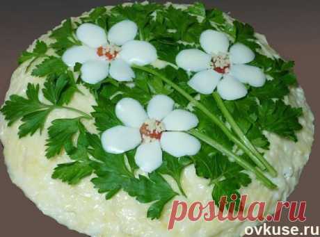 Салат с корейской морковью и грибами &quot;Три цветка&quot; - Простые рецепты Овкусе.ру