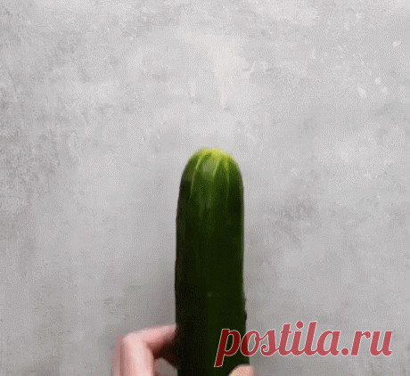 Красивая подача огурца.