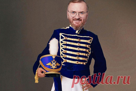 Милонов захотел переодеть чиновников из брендовых костюмов в сюртуки. Депутат Госдумы Виталий Милонов предложил российским чиновникам отказаться от брендовых костюмов в пользу сюртуков. По мнению депутата, переодевшись из костюма в предмет гардероба XIX века, чиновник начнет вести себя в соответствии со своим статусом. Он считает, что чиновник в сюртуке станет символом доверия и власти.