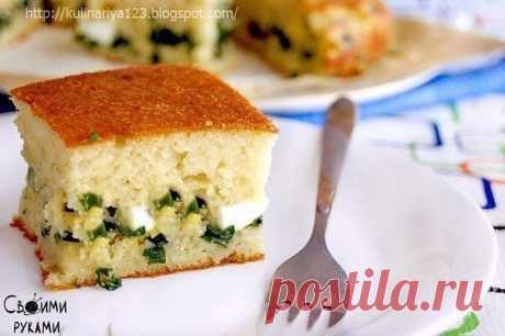Быстрый заливной пирог с луком и яйцом