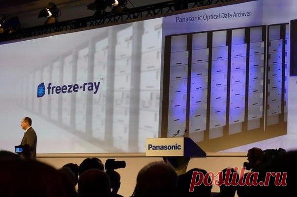 Panasonic и Facebook объединились для создания систем архивного хранения данных на оптических дисках freeze-ray Японский производитель электроники Panasonic и ранее объединялся с другими технологическими компаниями с целью продвижения архаичной технологии производства оптических дисков. Новым союзником Panasonic в столь нелегкой борьбе за справедливость оптические диски стала социальная сеть Facebook. Так как сервера Facebook уже начинают трещать по швам из-за огромного количества старых…
