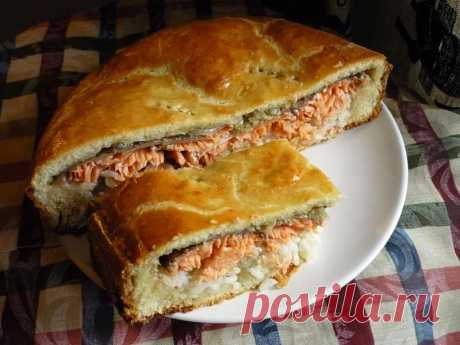 Пирог с форелью из блинной муки