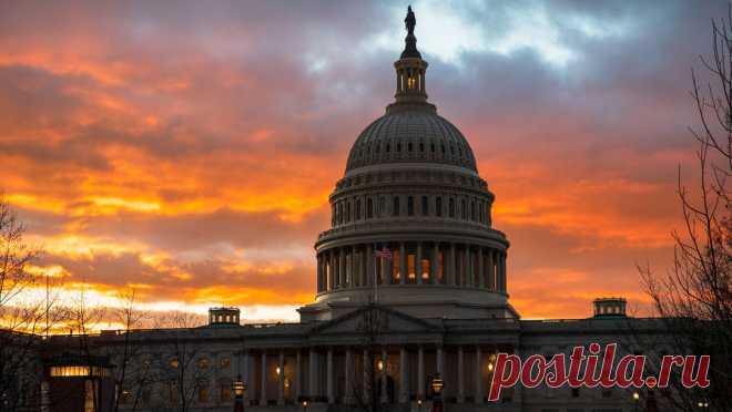 В зале сената США сняли гей-порно. Сотрудник американского сената снимал гей-порно со своим участием в зале заседаний сената в Вашингтоне. Об этом сообщает издание Daily Caller со ссылкой на видеозапись. Как пишет издание, видео было обнаружено "в частной группе для ...