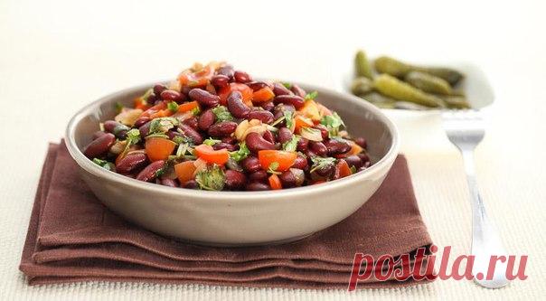 Лобио 

Ингредиенты: 
1)Стручковая фасоль замороженная 500 гр., белка 10 гр., жира 1 гр., углеводов 18 гр., 120 ккал 
2)Кинза 50 гр., белка 1 гр., жира 0,3 гр., углеводов 1 гр., 11,5 ккал 
Показать полностью…