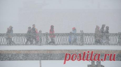 Синоптик Шувалов рассказал о снегопадах в Петербурге и Новгороде. Руководитель прогностического центра «Метео» Александр Шувалов в беседе с RT рассказал о дальнейшем движении циклона, который принёс разрушения на Черноморское побережье России. Читать далее