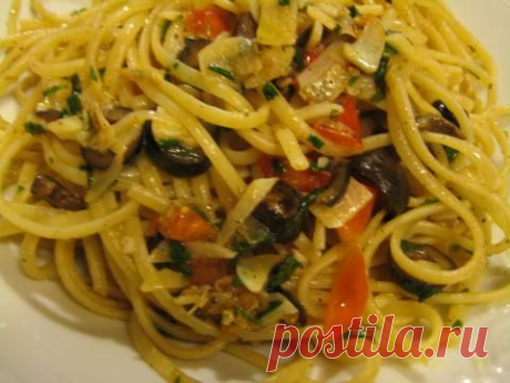 Лапша средиземноморская с лимоном и чесноком.