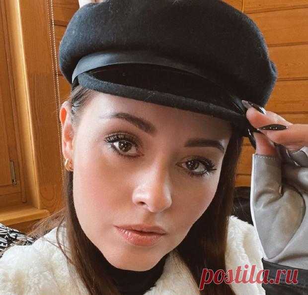 Маша из "Камеди вумен" в образе "инстадивы" повеселила сеть забавным видео