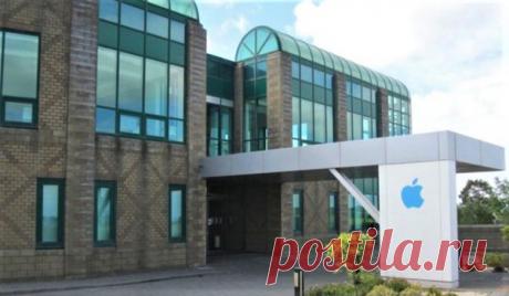 Тим Кук открыл новый корпус в кампусе Apple Hollyhill в Ирландии В рамках своей поездки по Европе, Тим Кук посетил ирландский город Корк, в котором открыл новое здание для кампуса Apple Hollyhill. Новый офис для Apple Hollyhill разрабатывался с 2012 года. На его строительство Apple потратила около 254 млн долларов. Новое здание способно вместить 1400 сотрудников. Apple является одним из крупнейших работодателей в Корке. Его жители производят iMac для покупателей из Европы, Африки и Ближнего…
