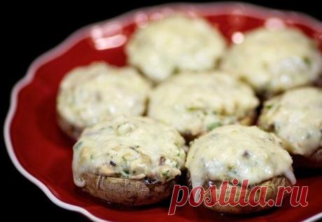 Как приготовить шампиньоны с курицей и сыром.  - рецепт, ингридиенты и фотографии