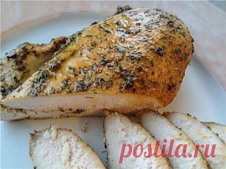 ПАСТОРМА КУРИНАЯ !!! **Духовку до max! Кур/грудки натрём солью с раст/маслом- 1с/л на грудку, щедро обвалять в Хмели-сунели, крас/перце или жгучих специях. Постоять 15мин, пока греется духовка.*Грудки на бумагу, не уменьшая нагрева, выпекать 20мин. Духовку открыть только после остывания! **Если не остро: натереть раст/маслом с солью или соевым соусом, мёдом, приправами, осыпать кунжутом. Выложим на подушку из яблок -яблоки не поливать, воду не добавлять, фольгой, бумагой форму не выстилать!