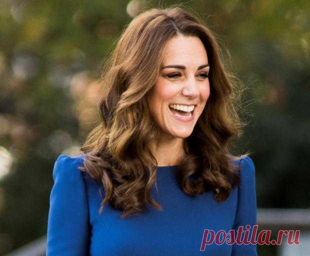 Кейт Миддлтон спустилась с детской горки во время посещения игровой лаборатории LEGO