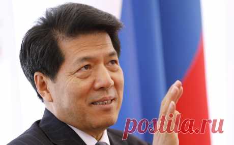 Париж допустил «конструктивную роль» Пекина в установлении мира в Европе. Китайский дипломат Ли Хуэй, отвечающий за урегулирование украинского кризиса, посетил Францию. Он заявил о консенсусе в позициях двух стран по данном вопросу. Франция допустила, что Китай сыграет важную роль в установлении мира