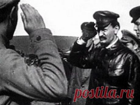 Как большевики в 1920-х годах чуть было не захватили Афганистан В сознании современного жителя нашей страны Афганистан ассоциируется с войной, проходившей в восьмидесятых годах прошлого века при участии ограниченного контингента советских войск. Тем не менее, большевики еще в 1920-е годы планировали установить контроль над этой страной и им это практически удалось.