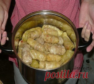 10 самых вкусных рецептов голубцов - обязательно сохраните! 
=====================================================
Чтобы не потерять рецепт,  жмите класс, а потом поделиться
=====================================================
1. Голубцы с грибами
- белокочанная капуста - 8-10 листьев 
- вода 
- соль - по вкусу 
- растительное масло - 2 ст. л. 
для начинки: 
- свежие грибы - 500 г или сушеные грибы - 100 г 
- томатная паста - 1-2 ст. л. 
- рассыпчатая рисовая каша - 1/2 стакана 
- соль - по вк