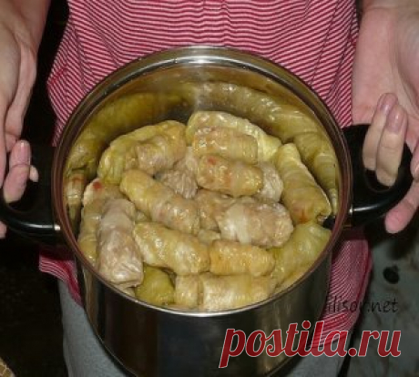 10 самых вкусных рецептов голубцов - обязательно сохраните! 
=====================================================
Чтобы не потерять рецепт,  жмите класс, а потом поделиться
=====================================================
1. Голубцы с грибами
- белокочанная капуста - 8-10 листьев 
- вода 
- соль - по вкусу 
- растительное масло - 2 ст. л. 
для начинки: 
- свежие грибы - 500 г или сушеные грибы - 100 г 
- томатная паста - 1-2 ст. л. 
- рассыпчатая рисовая каша - 1/2 стакана 
- соль - по вк