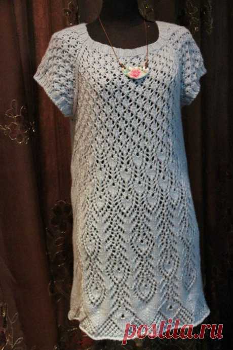 Платье с ажурным узором спицами. The dress with openwork pattern spokes |