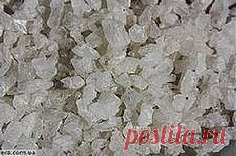 Крепкие зубы – здоровый человек | Друг пенсионера
У моей покойной мамы было много достоинств. Это была сильная, мудрая и добрая женщина, сумевшая после войны вырастить троих детей. Но был у нее один недостаток. К 50 годам у мамы своих осталось всего 4-5 зубов. Почему так случилось? Да вот жизнь была тяжелая. Мама родила троих детей, после чего зубы посыпались один за другим.