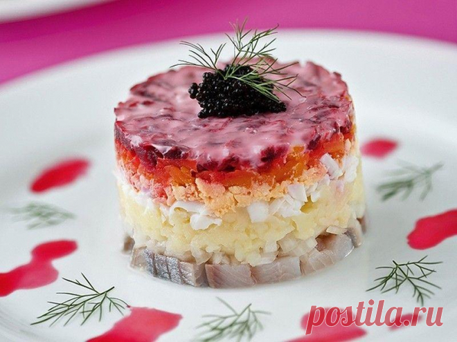 «Взрослые закусывают этим водку — так вкуснее»: иностранцы о русской кухне
